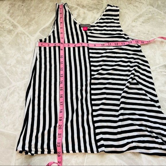 VINCE CAMUTO black & white striped asymmetrical sleeveless stretch shirt size XS - Picture 8 of 9